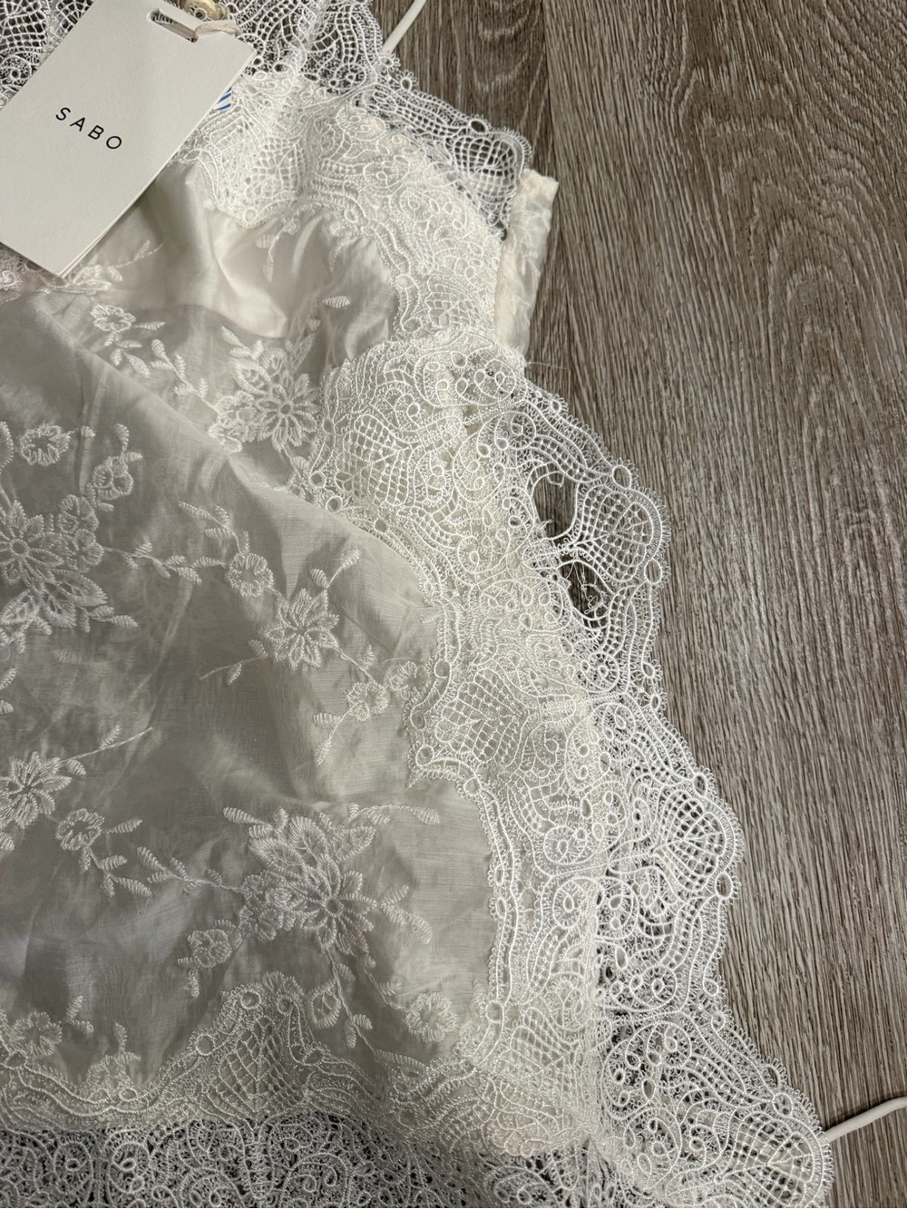 Sabo Chantilly lace top - SMALL - Picture 6 of 6